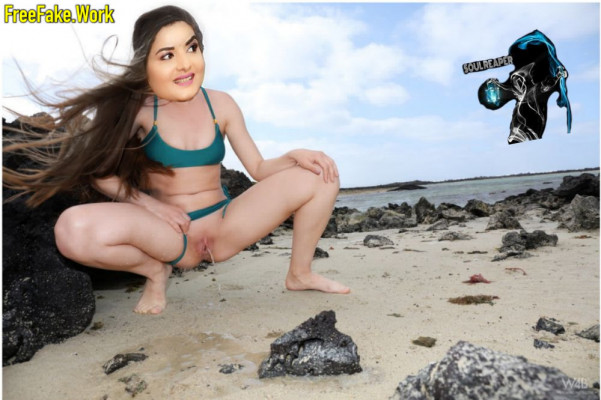 Indian Actress Pissing fakes xxx images 043