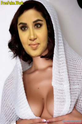 Old-South-aunty-heroine-nude-Fake-38.jpg